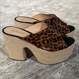 SCHUTZ cheetah print Platform sandals - women’s 8.5 - great condition